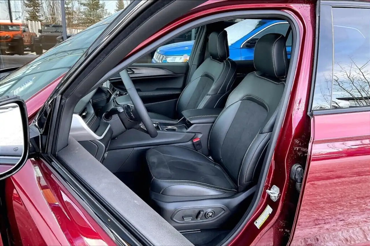 Jeep Grand Cherokee снимка Jeep Grand Cherokee
