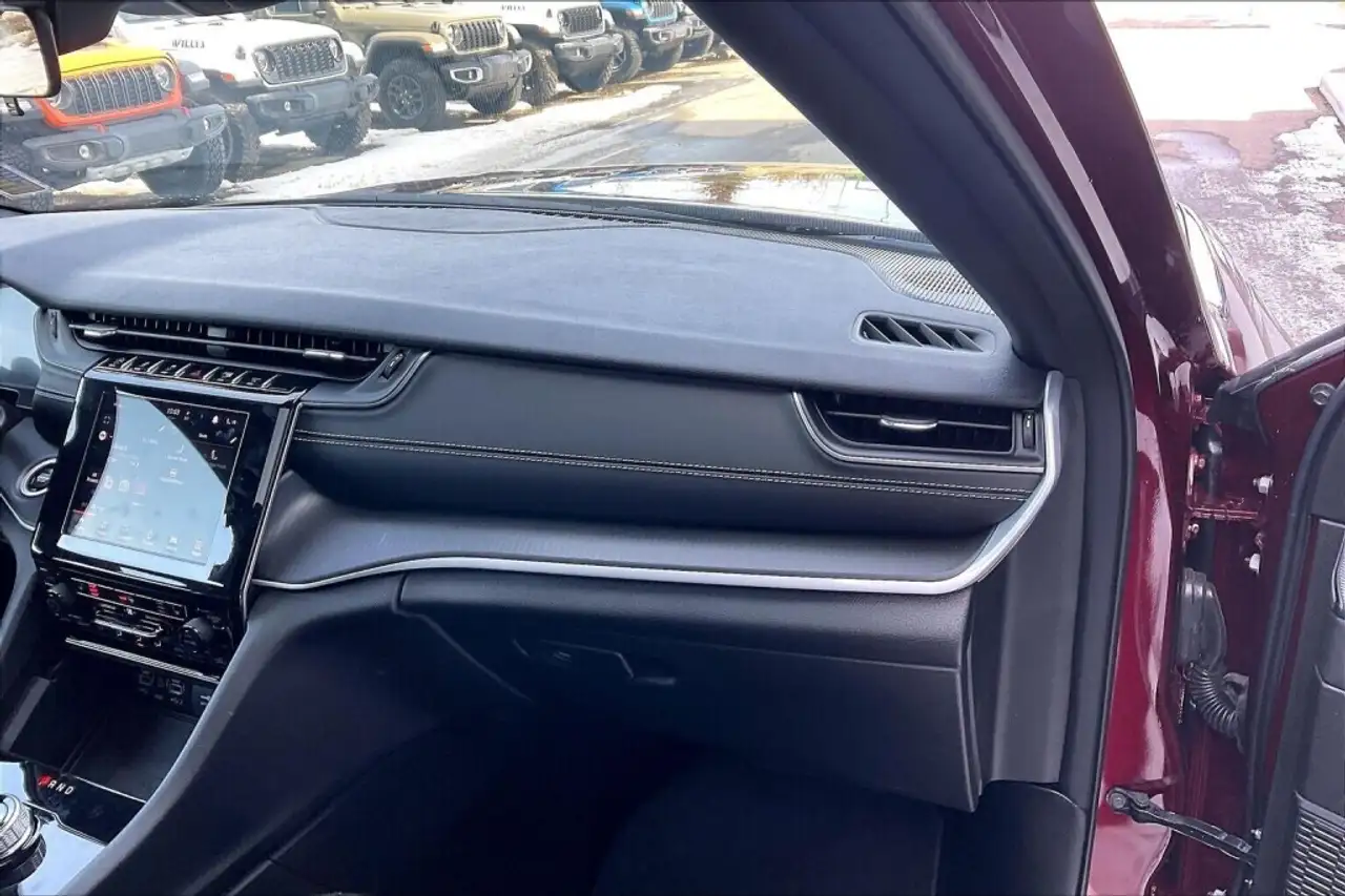 Jeep Grand Cherokee снимка Jeep Grand Cherokee