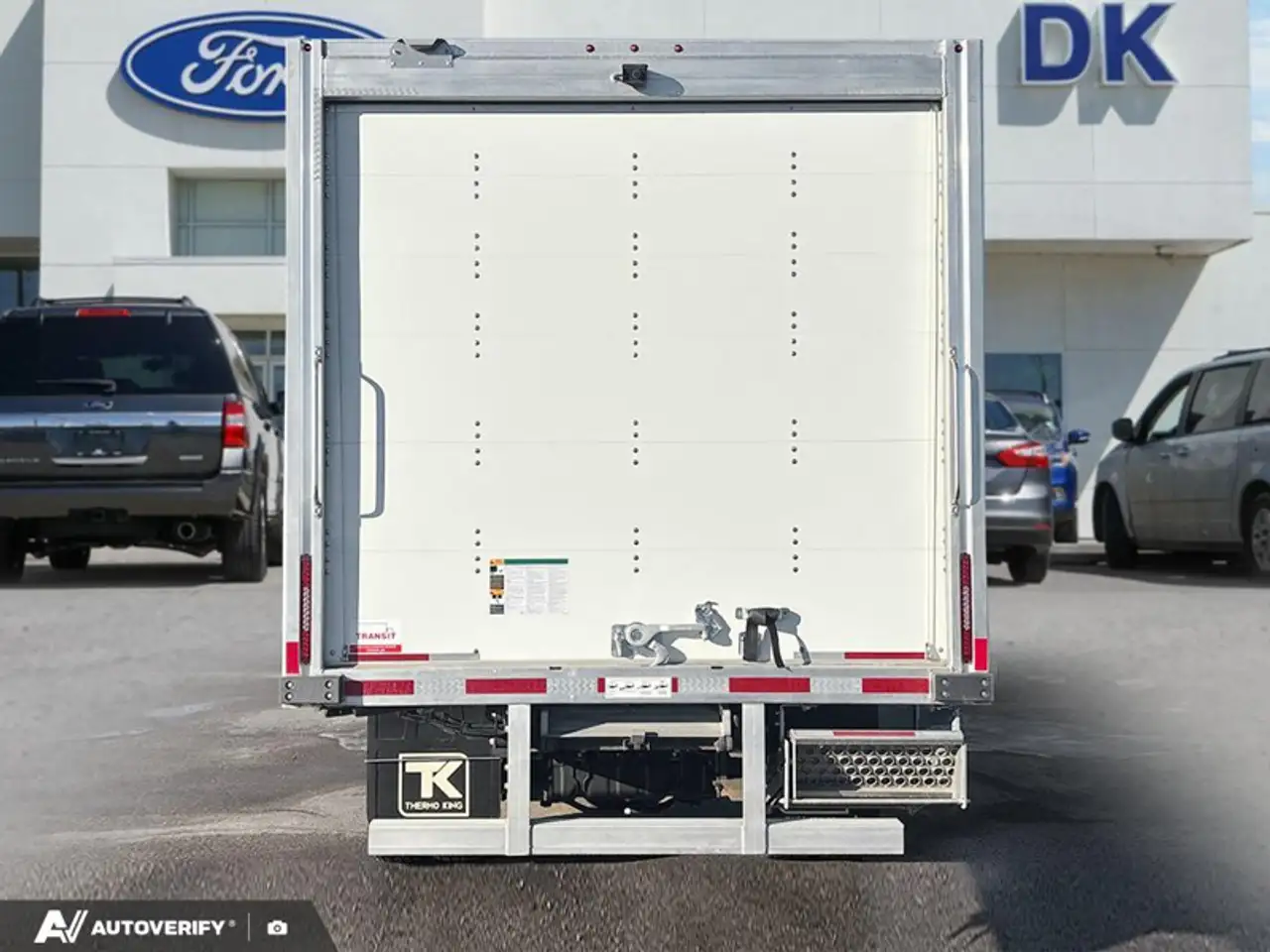 Ford F-600 Super Duty снимка Ford F-600 Super Duty