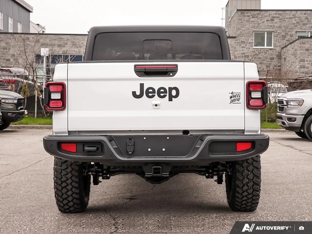 Jeep Gladiator photo Jeep Gladiator