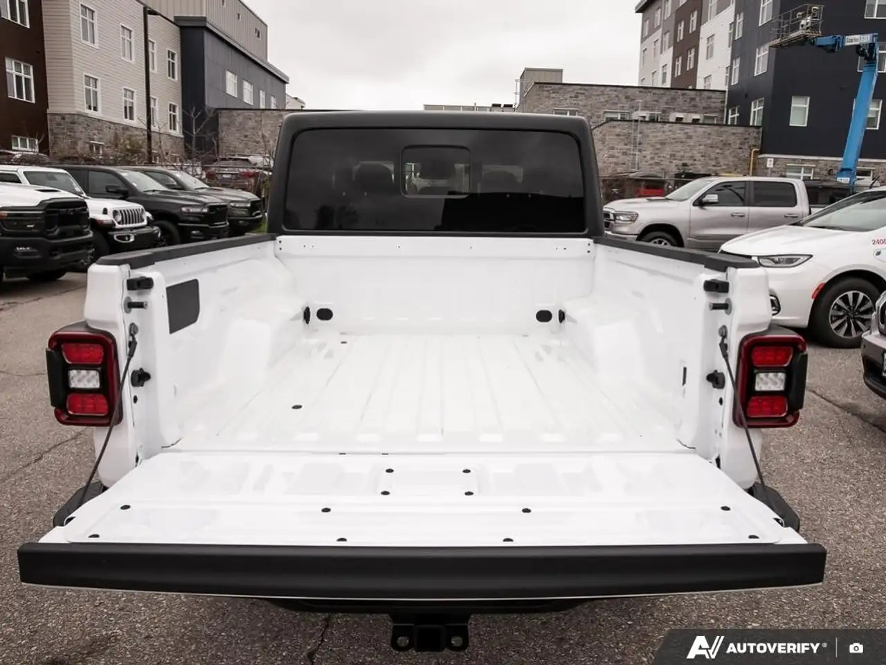 Jeep Gladiator photo Jeep Gladiator