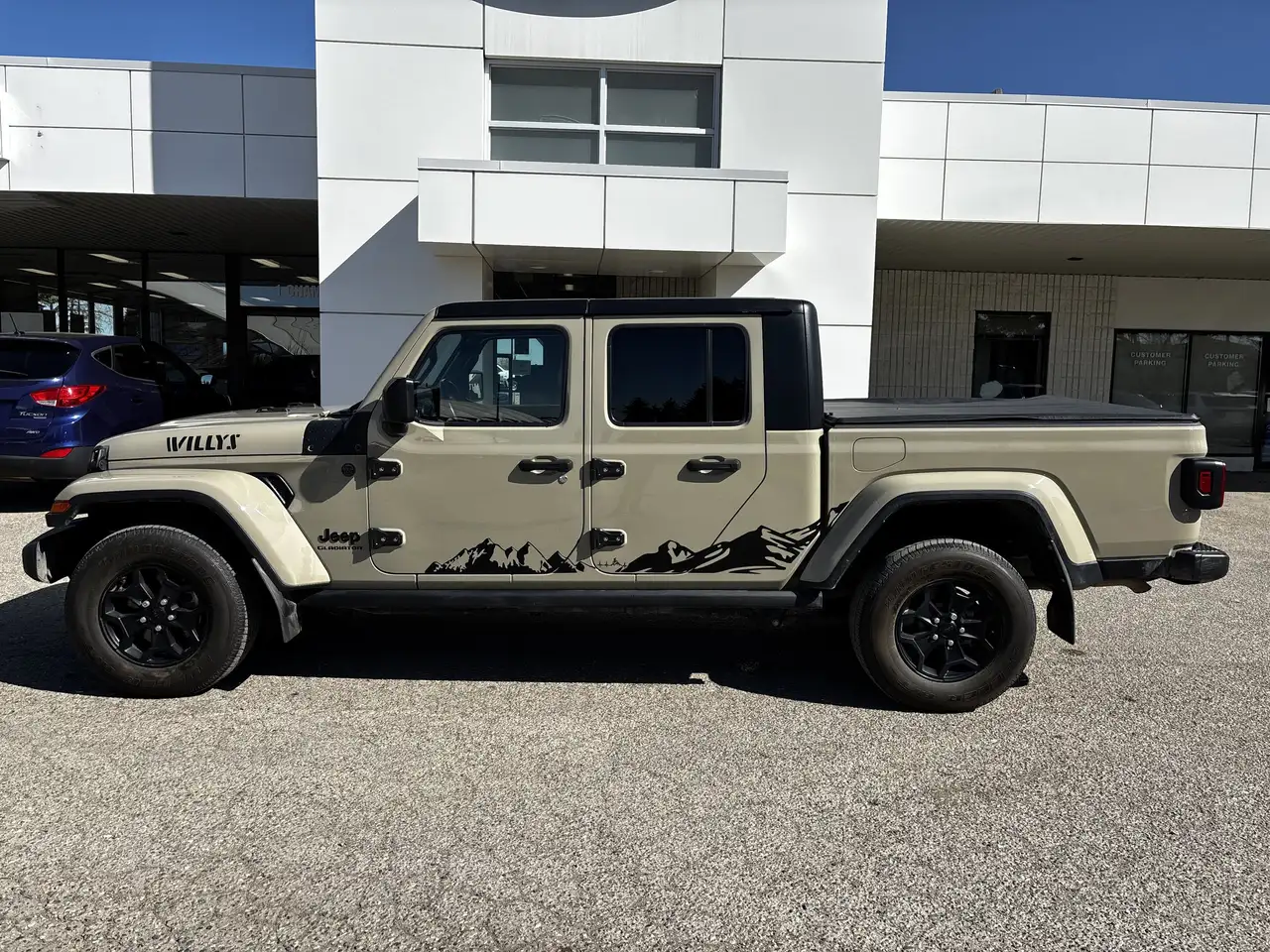 Jeep Gladiator photo Jeep Gladiator