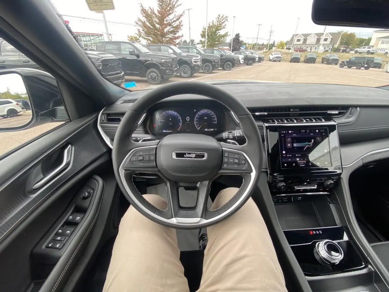 Jeep Grand Cherokee снимка Jeep Grand Cherokee