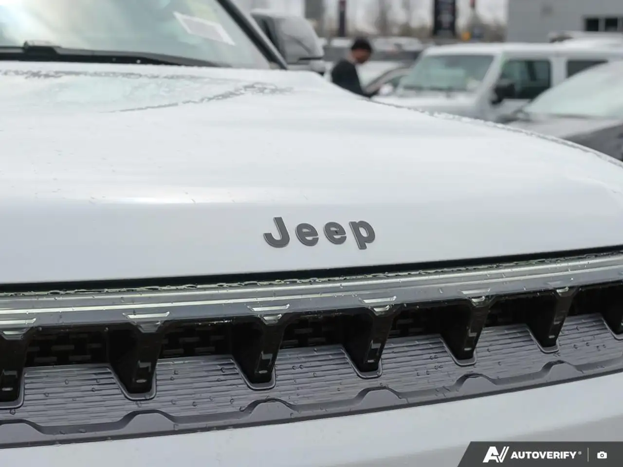 Jeep Grand Wagoneer снимка Jeep Grand Wagoneer