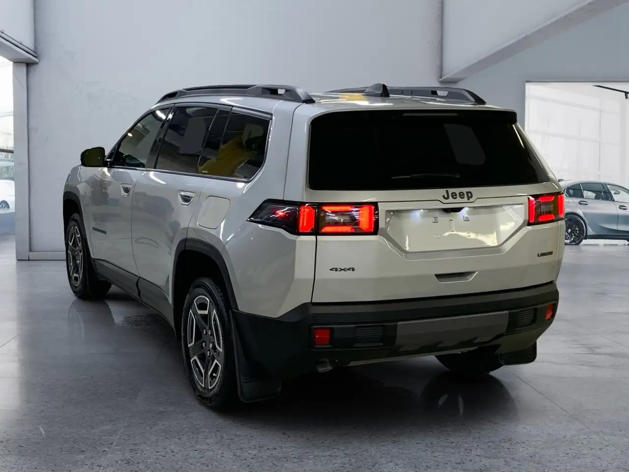 Jeep Cherokee снимка Jeep Cherokee