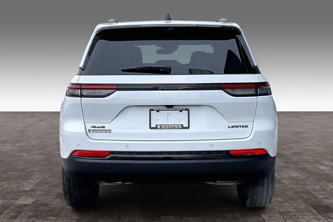 Jeep Grand Cherokee снимка Jeep Grand Cherokee