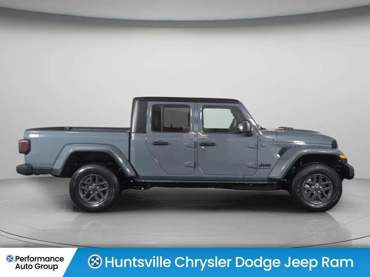 Jeep Gladiator photo Jeep Gladiator