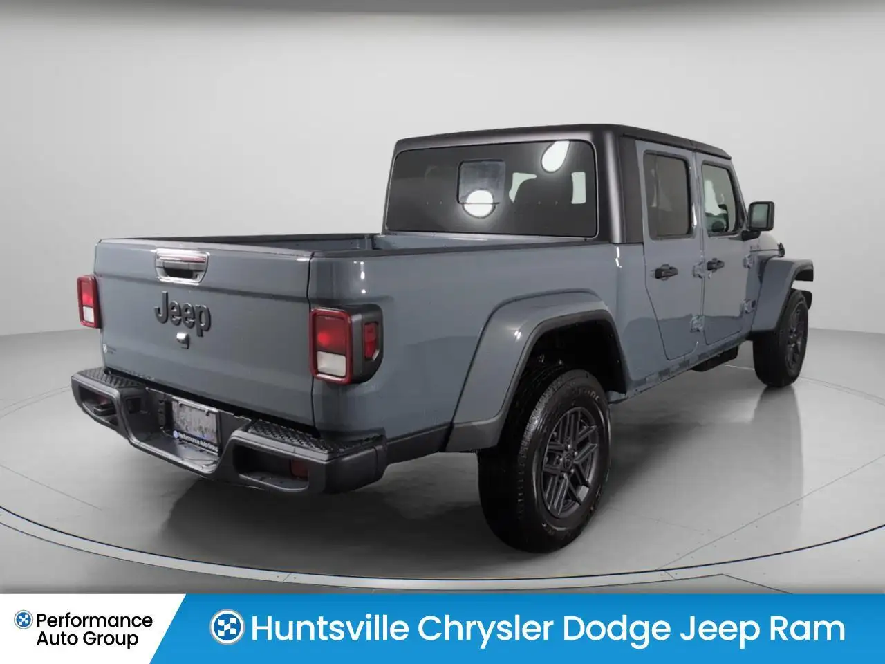Jeep Gladiator photo Jeep Gladiator