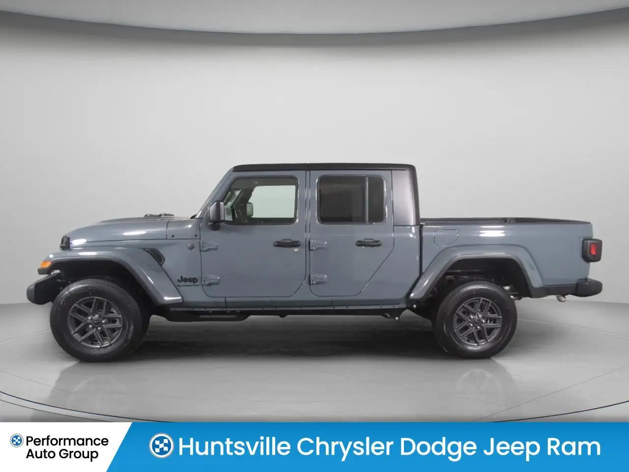 Jeep Gladiator photo Jeep Gladiator