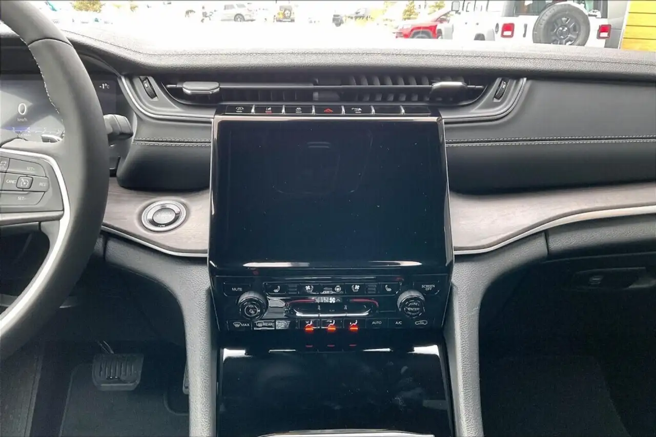Jeep Grand Cherokee снимка Jeep Grand Cherokee