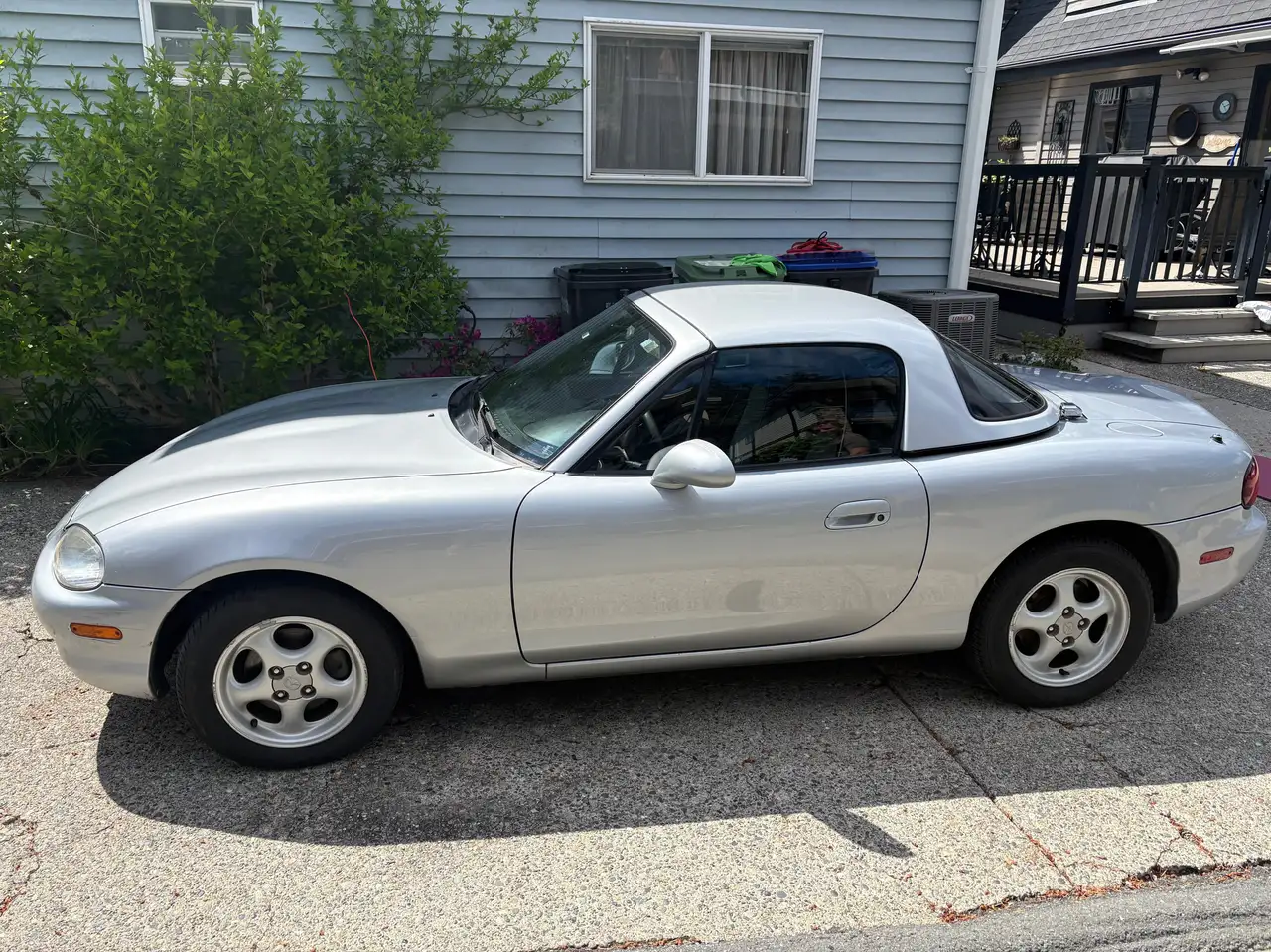 Mazda MX-5 Miata photo Mazda MX-5 Miata