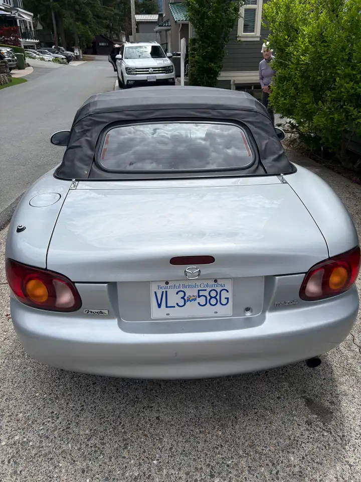 Mazda MX-5 Miata photo Mazda MX-5 Miata