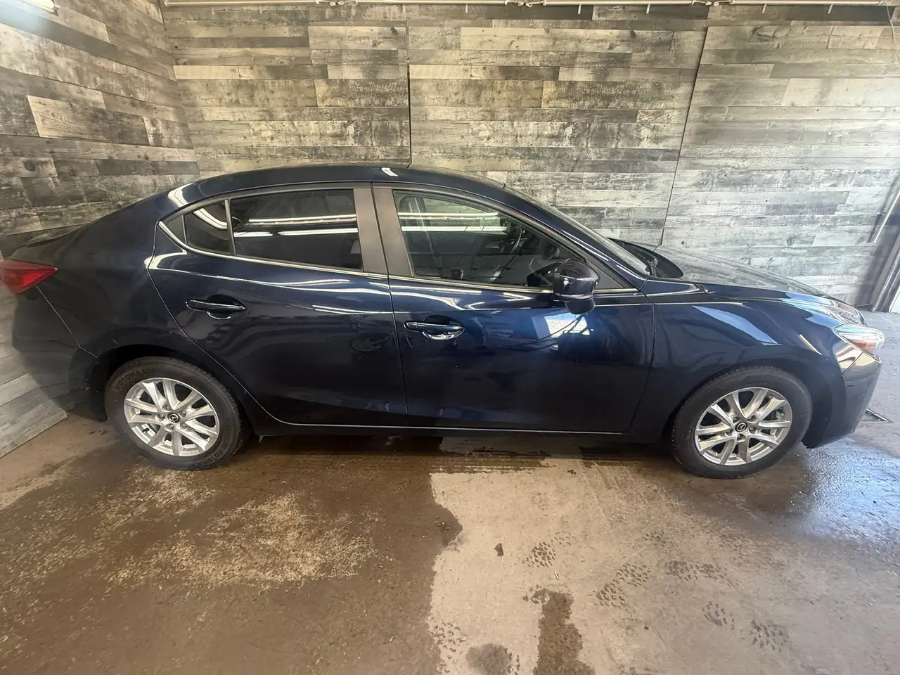 Mazda 3 снимка Mazda 3