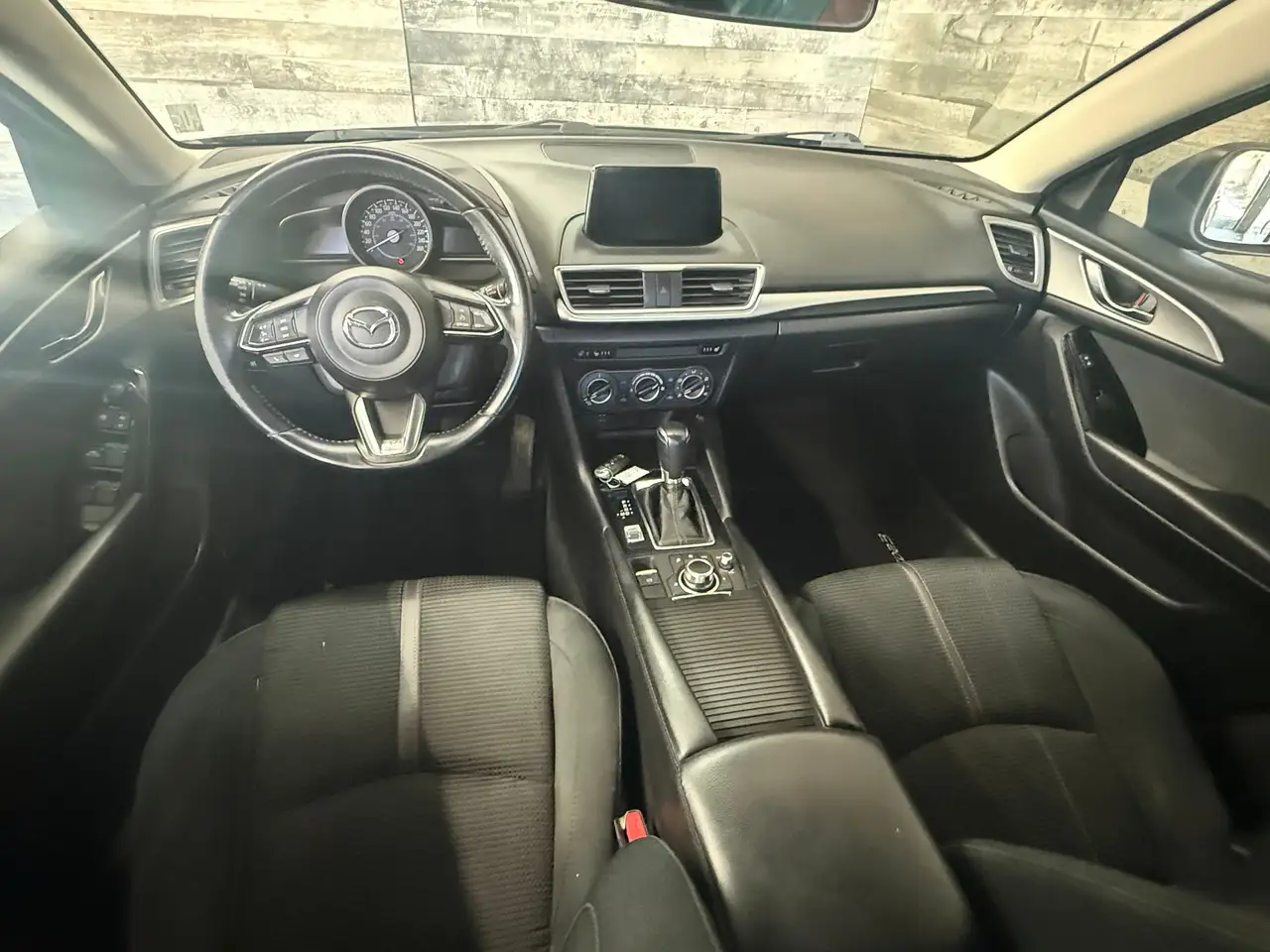 Mazda 3 снимка Mazda 3