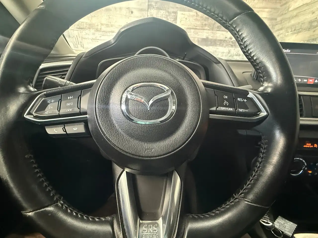 Mazda 3 снимка Mazda 3