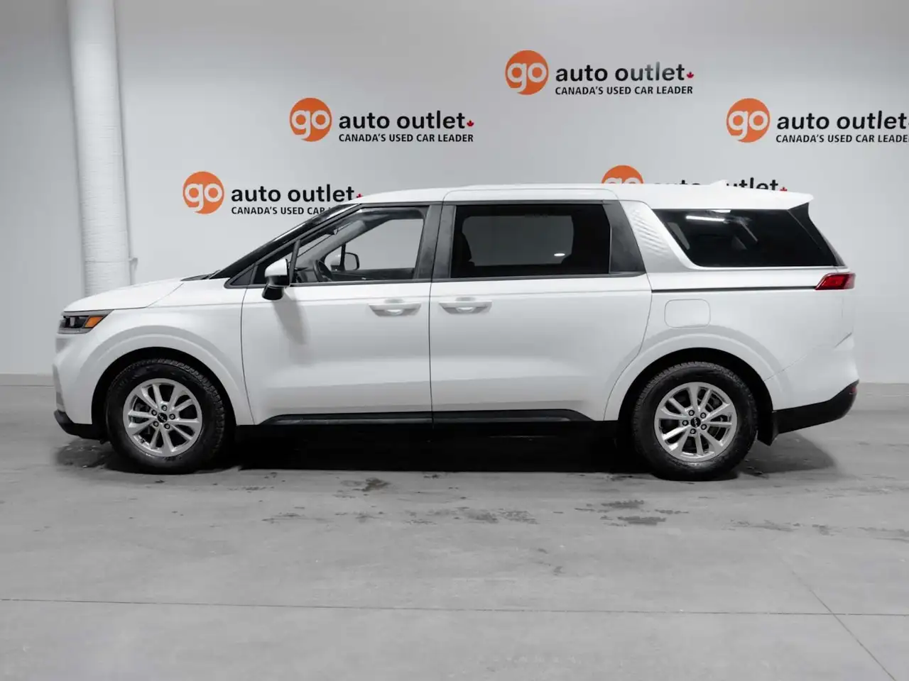 Kia Carnival снимка Kia Carnival