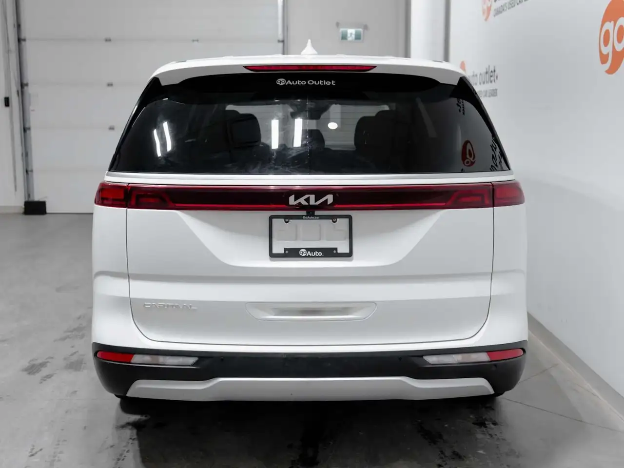 Kia Carnival снимка Kia Carnival