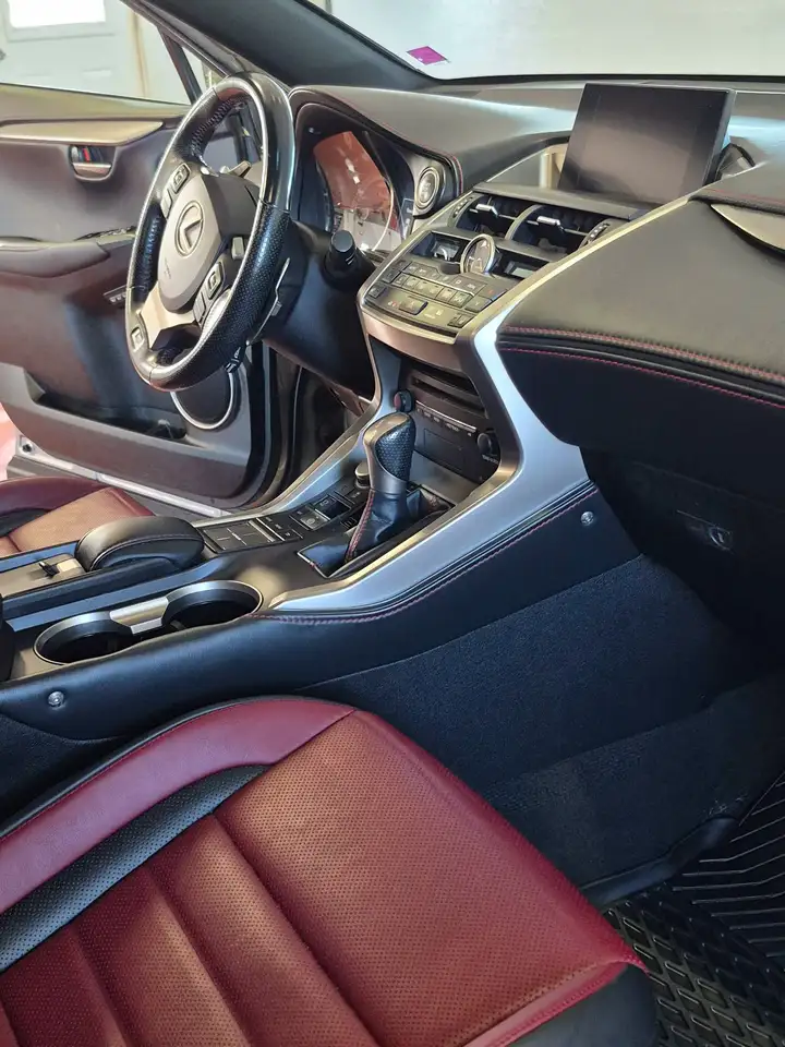 Lexus NX fotografie Lexus NX