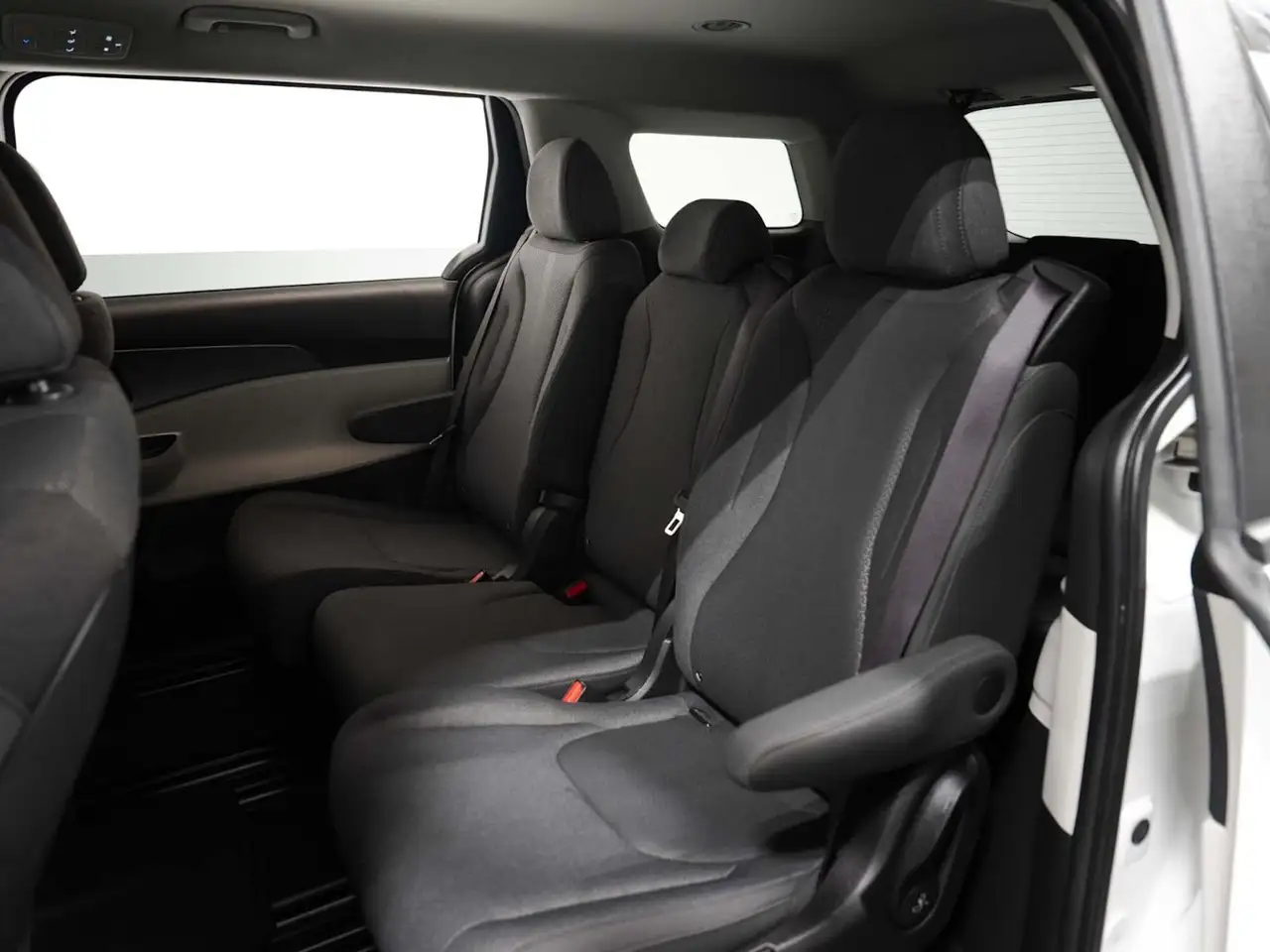 Kia Carnival снимка Kia Carnival