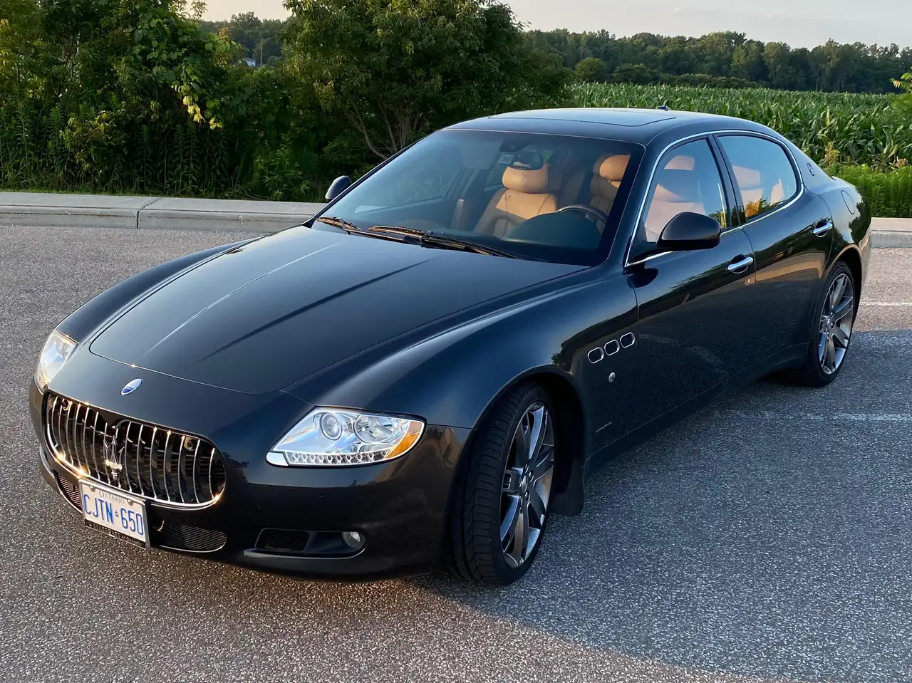 Maserati Quattroporte снимка Maserati Quattroporte