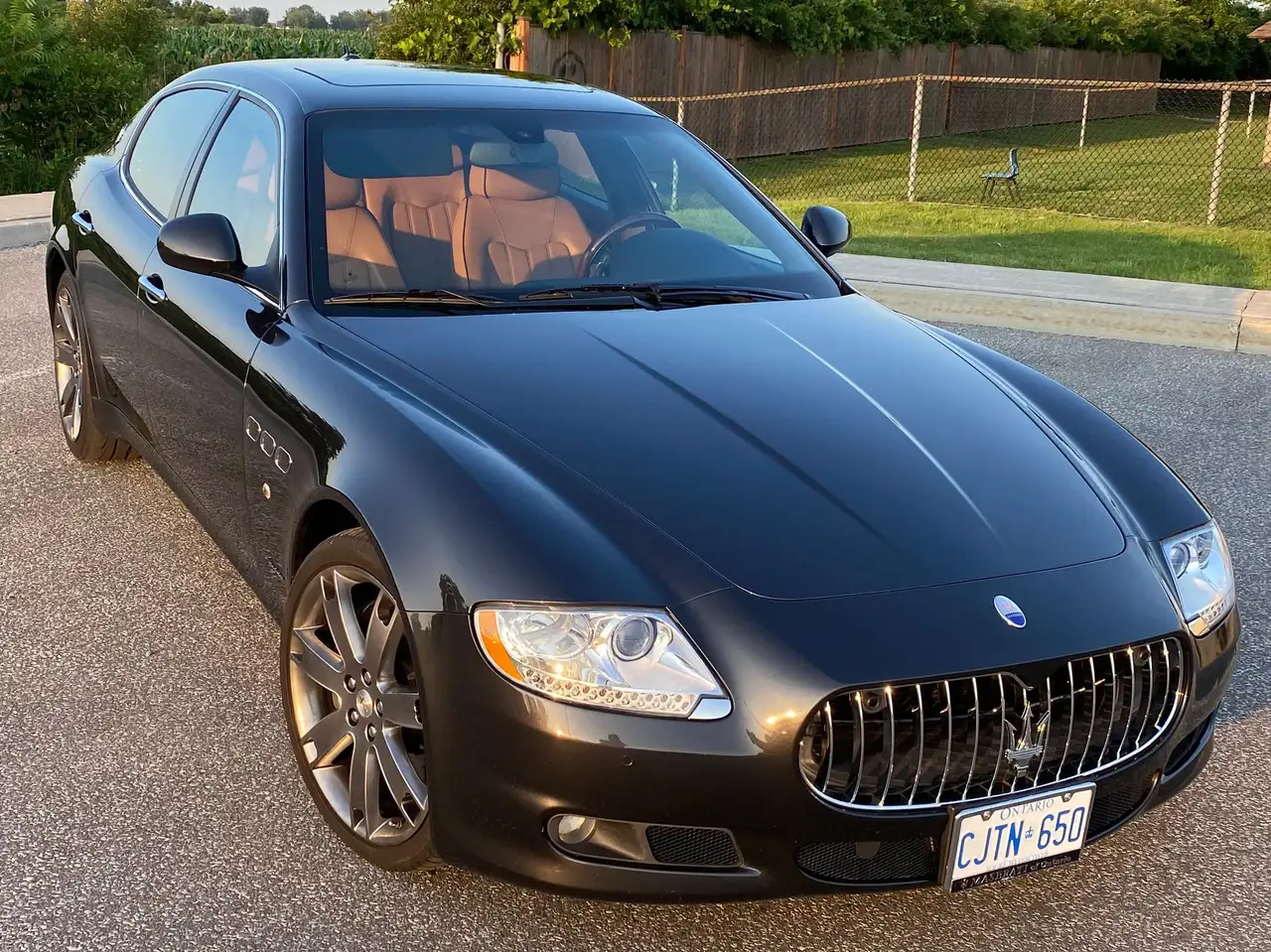 Maserati Quattroporte снимка Maserati Quattroporte