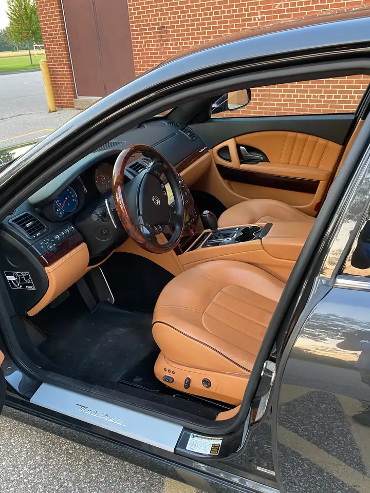 Maserati Quattroporte снимка Maserati Quattroporte