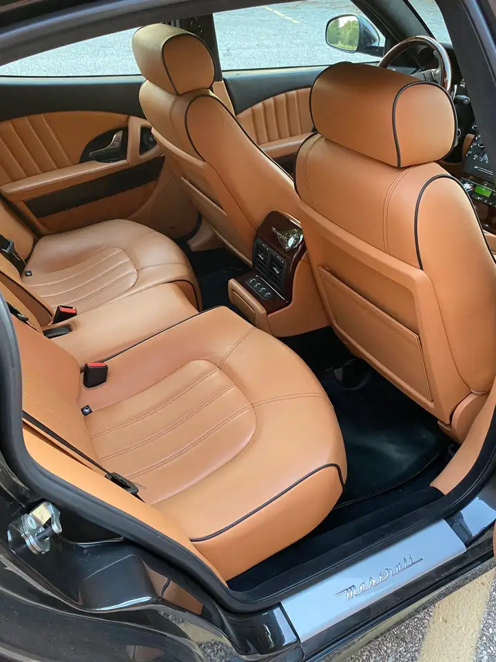 Maserati Quattroporte снимка Maserati Quattroporte