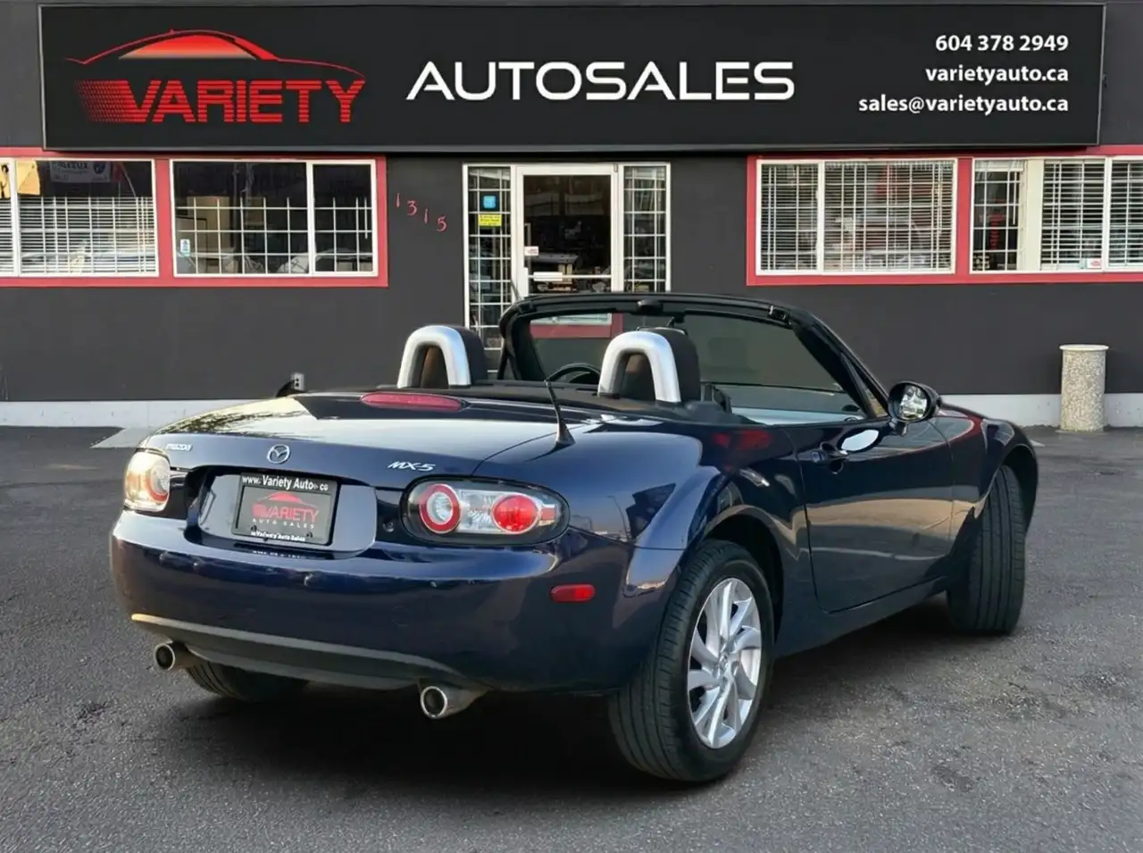 Mazda MX-5 Miata photo Mazda MX-5 Miata
