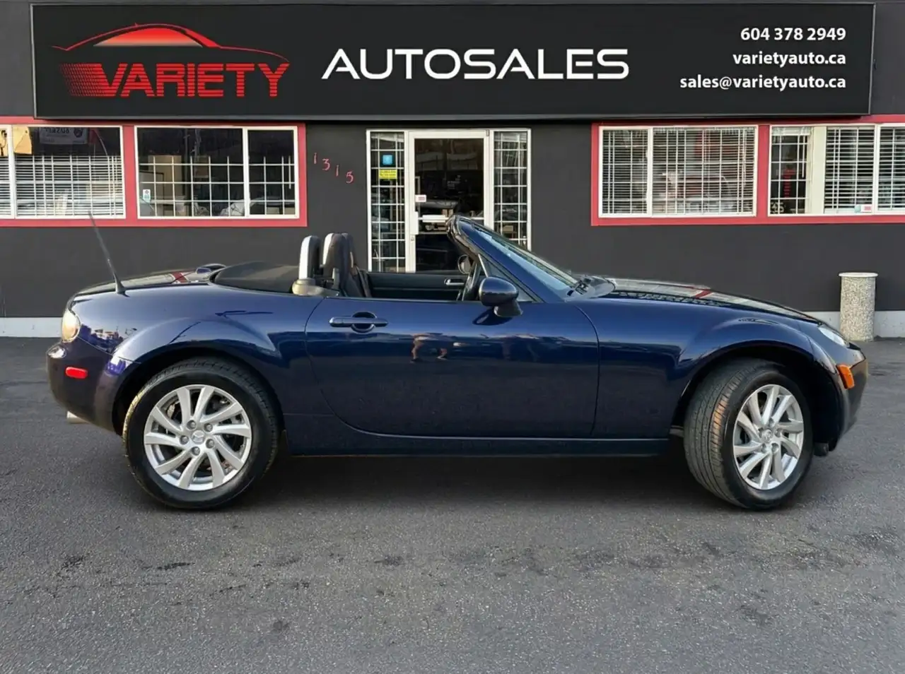 Mazda MX-5 Miata photo Mazda MX-5 Miata
