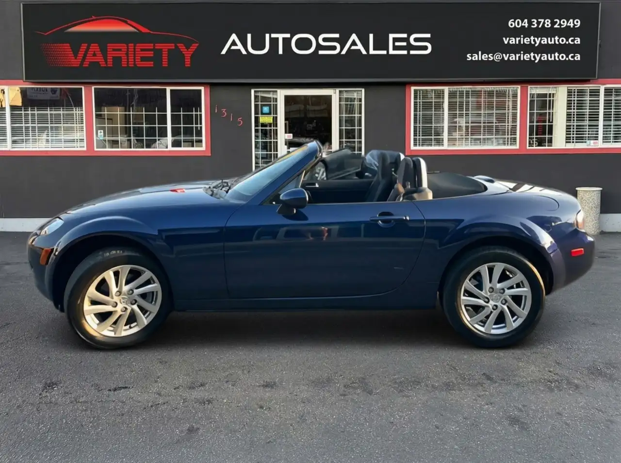 Mazda MX-5 Miata photo Mazda MX-5 Miata