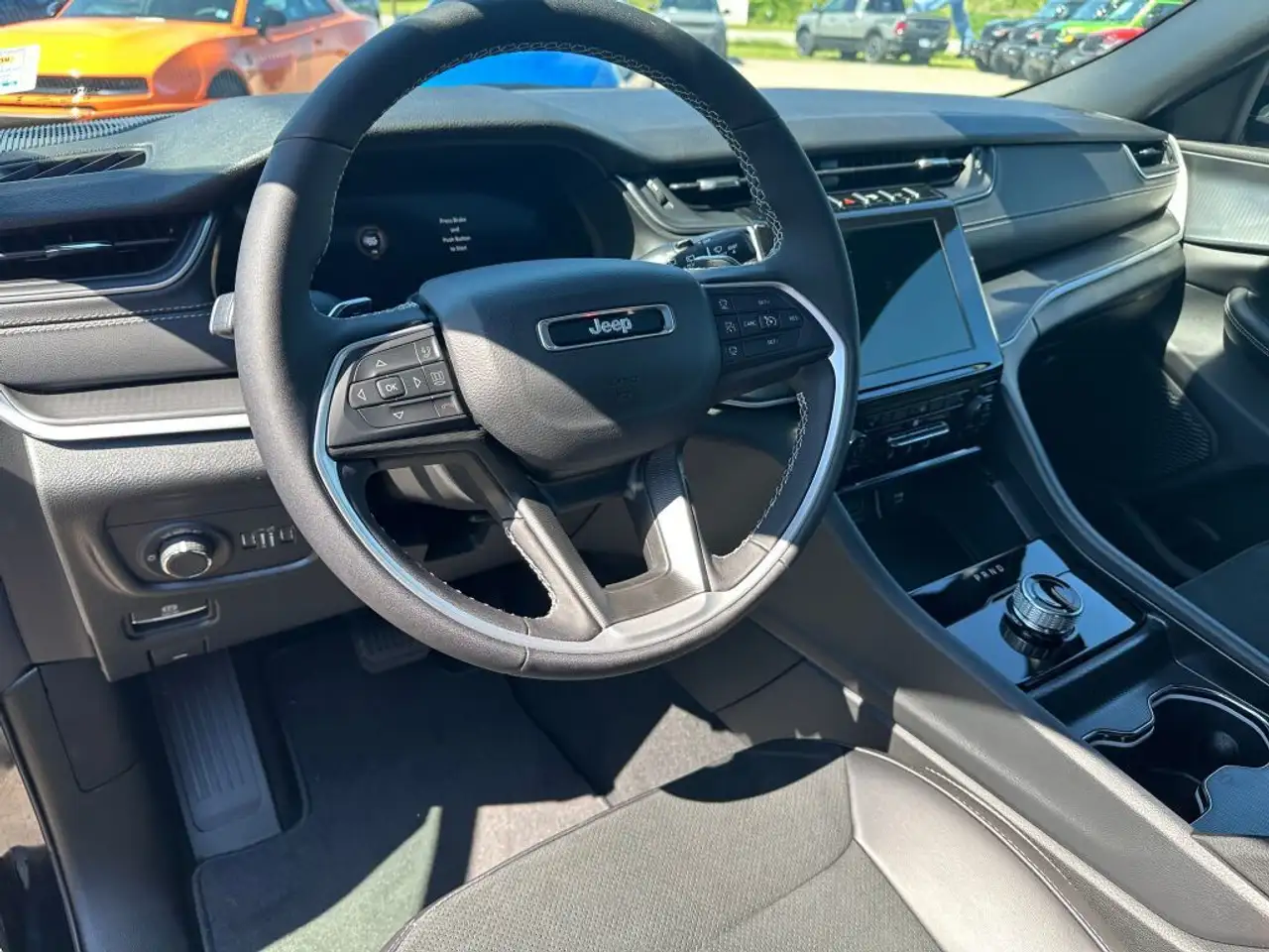 Jeep Grand Cherokee снимка Jeep Grand Cherokee