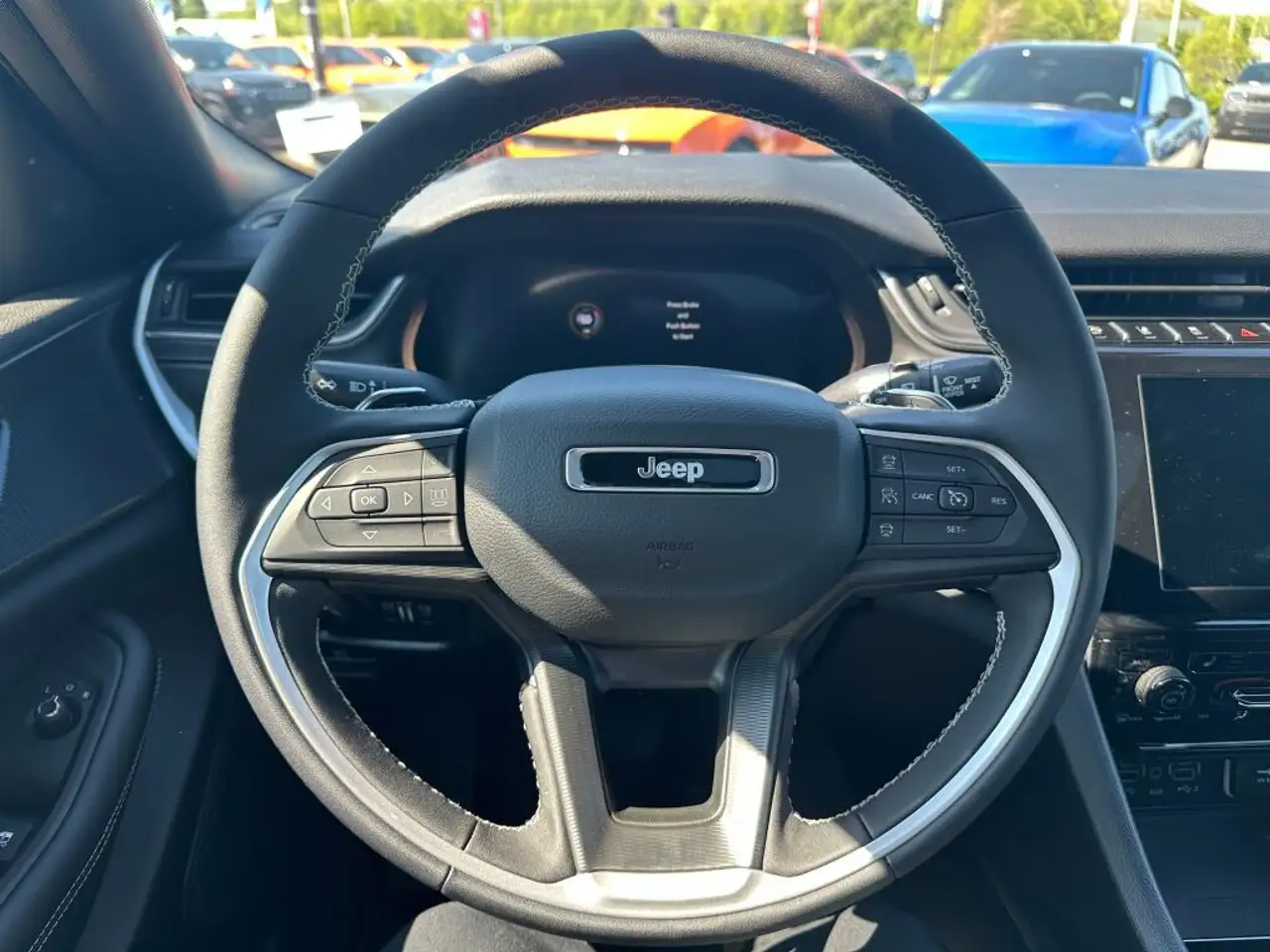 Jeep Grand Cherokee снимка Jeep Grand Cherokee