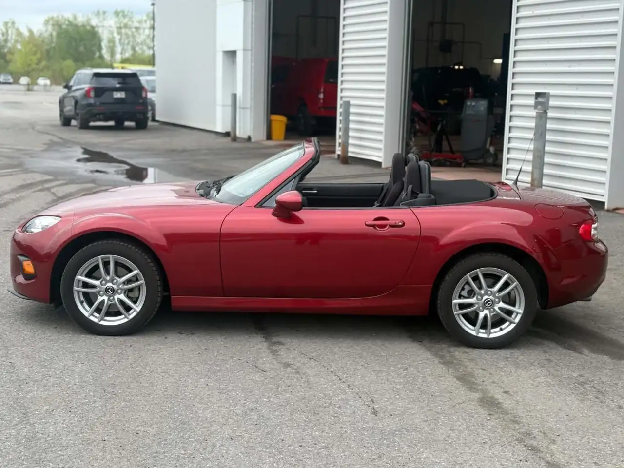 Mazda MX-5 Miata снимка Mazda MX-5 Miata