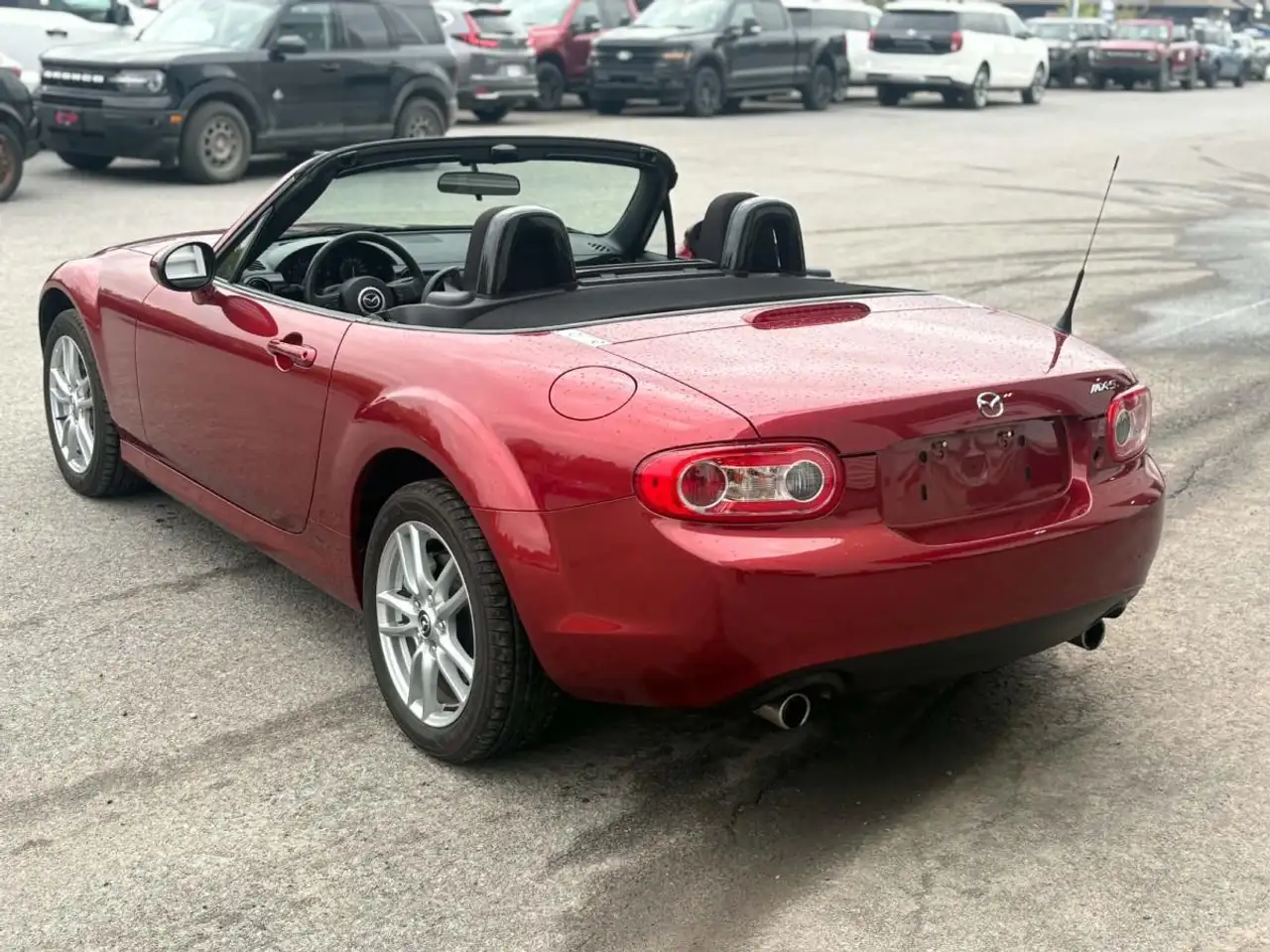 Mazda MX-5 Miata снимка Mazda MX-5 Miata