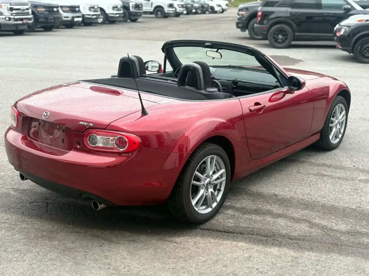 Mazda MX-5 Miata снимка Mazda MX-5 Miata