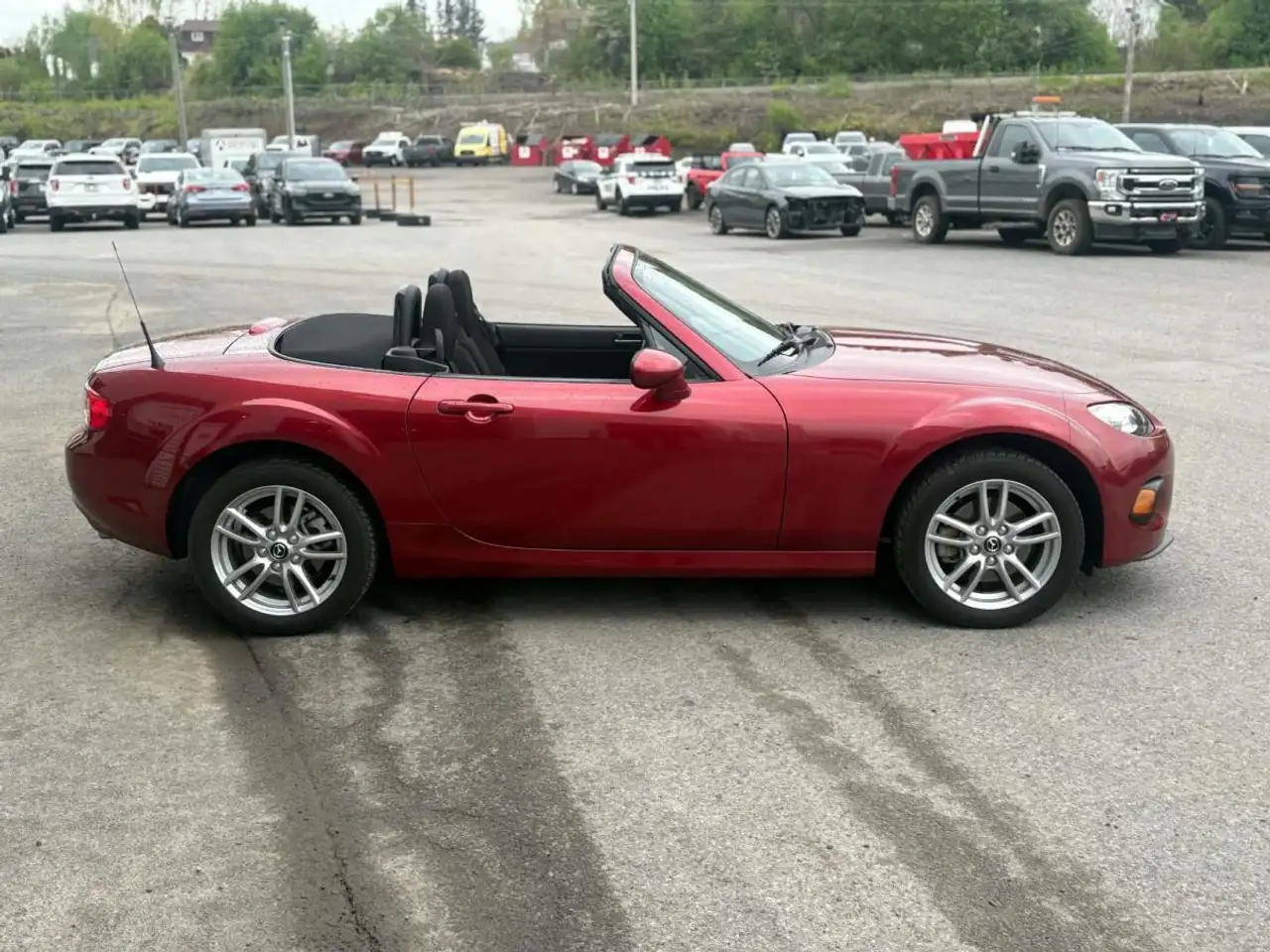 Mazda MX-5 Miata снимка Mazda MX-5 Miata