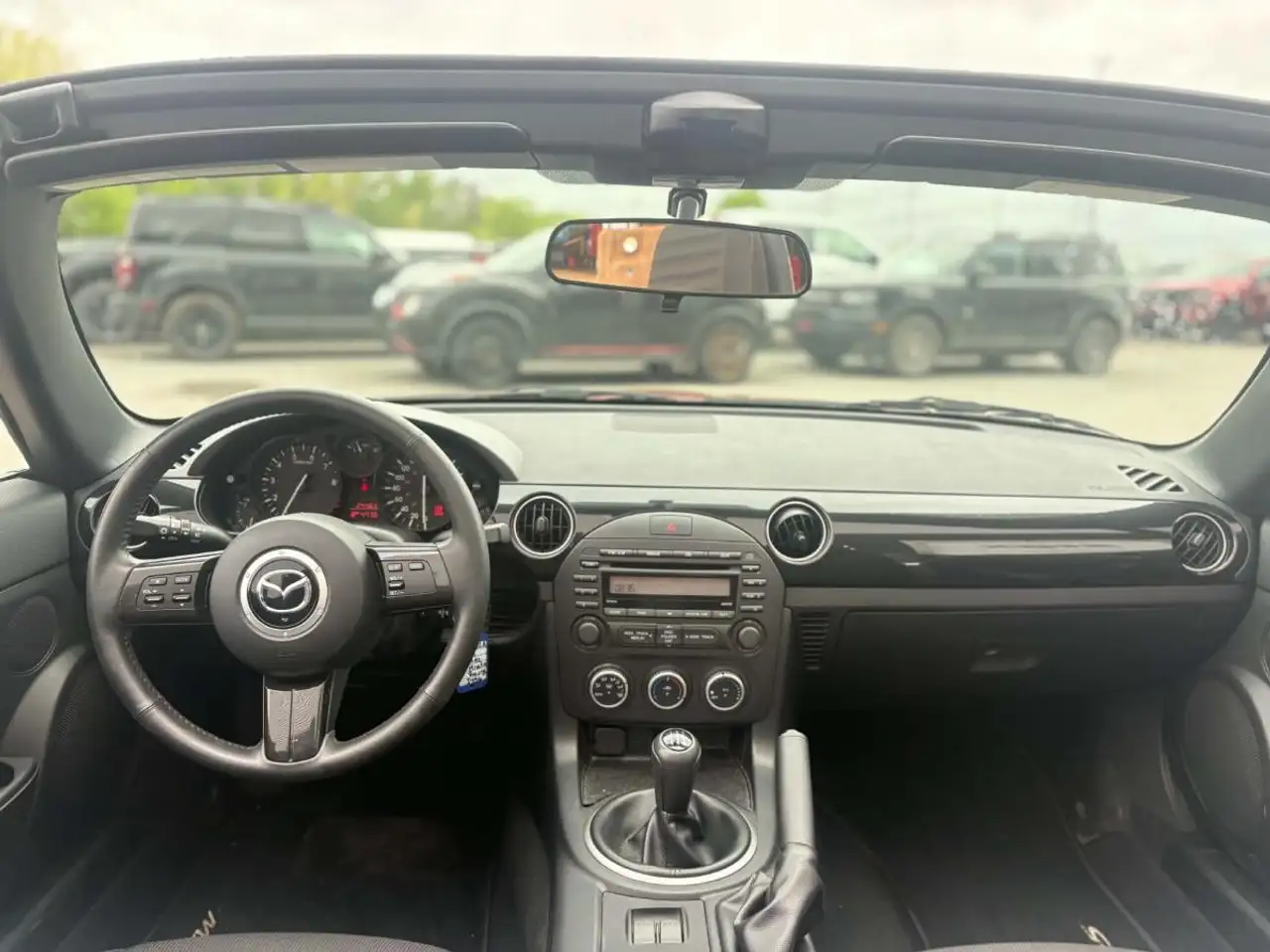 Mazda MX-5 Miata снимка Mazda MX-5 Miata