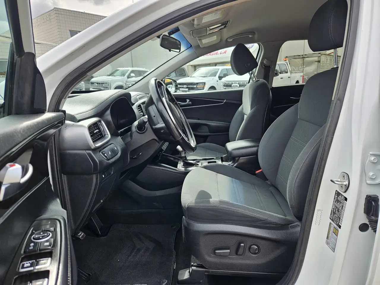 Kia Sorento photo Kia Sorento