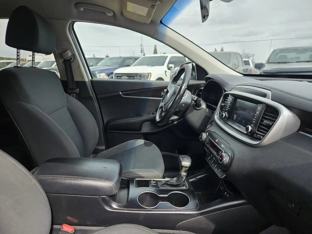 Kia Sorento photo Kia Sorento