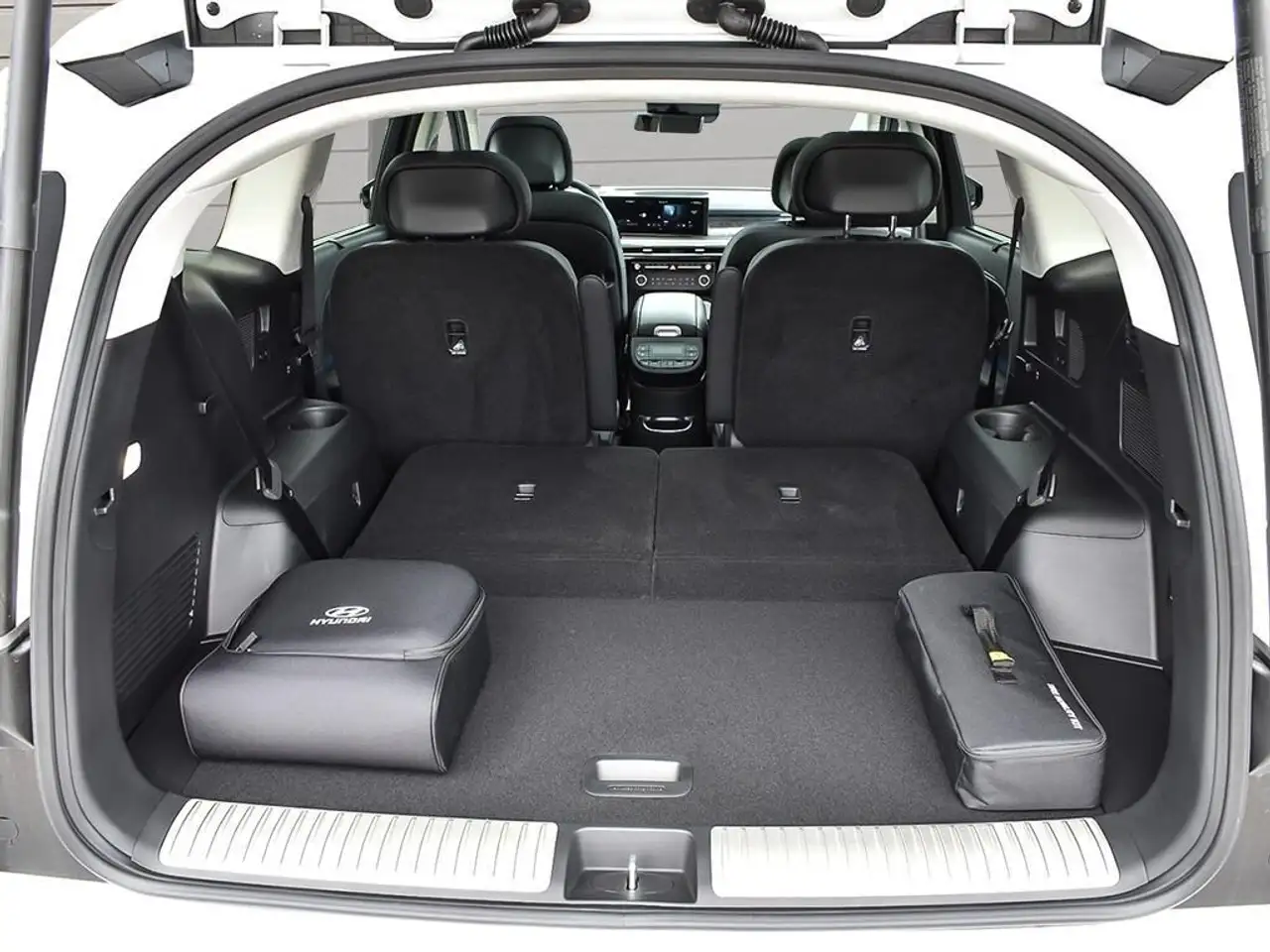Hyundai IONIQ 9 снимка Hyundai IONIQ 9