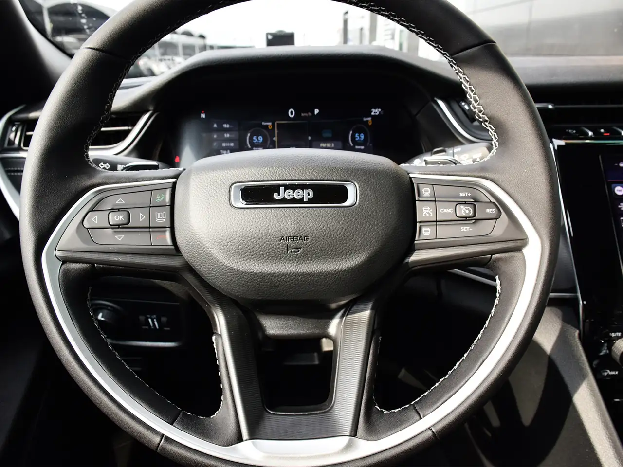 Jeep Grand Cherokee снимка Jeep Grand Cherokee
