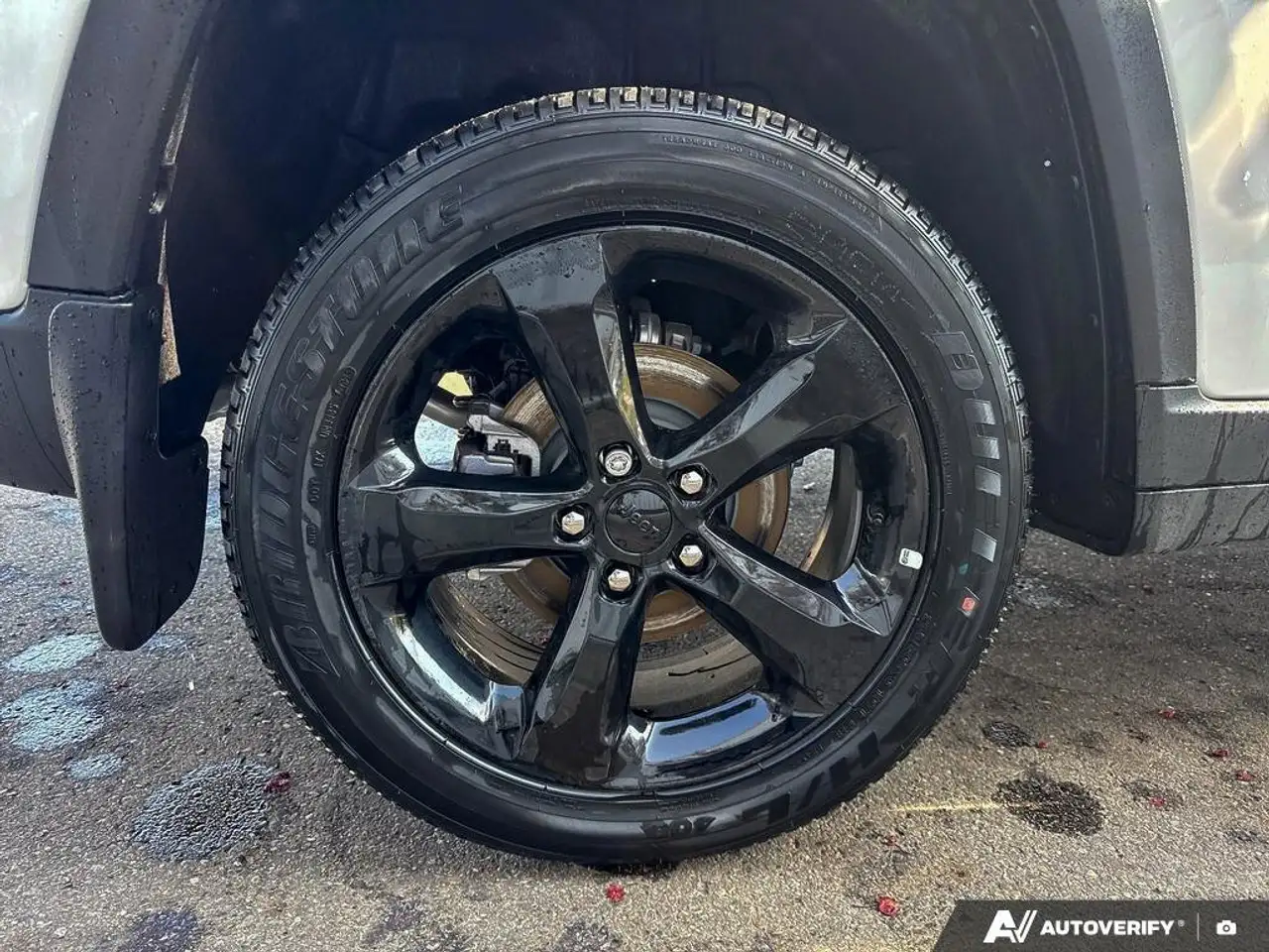 Jeep Grand Cherokee снимка Jeep Grand Cherokee