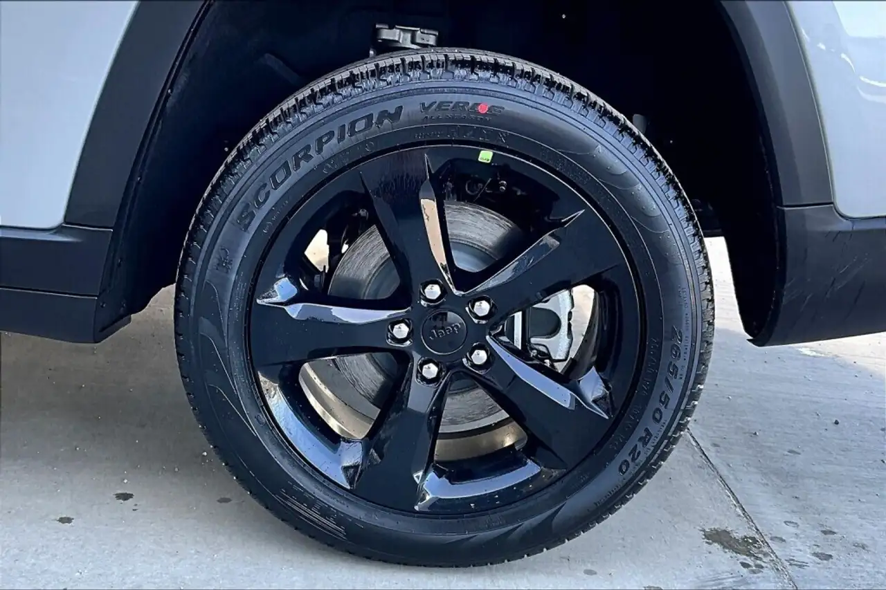 Jeep Grand Cherokee снимка Jeep Grand Cherokee
