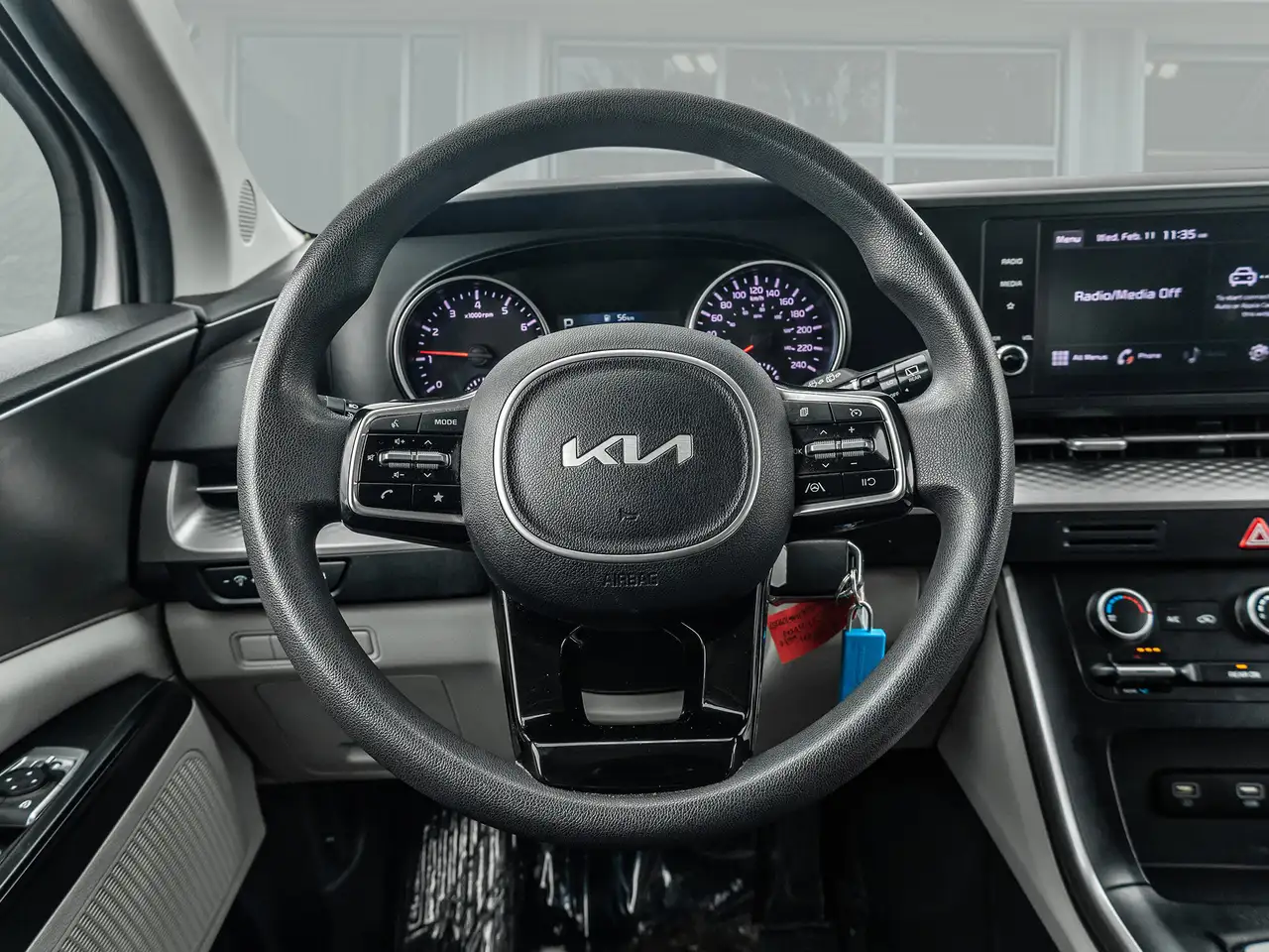 Kia Carnival снимка Kia Carnival
