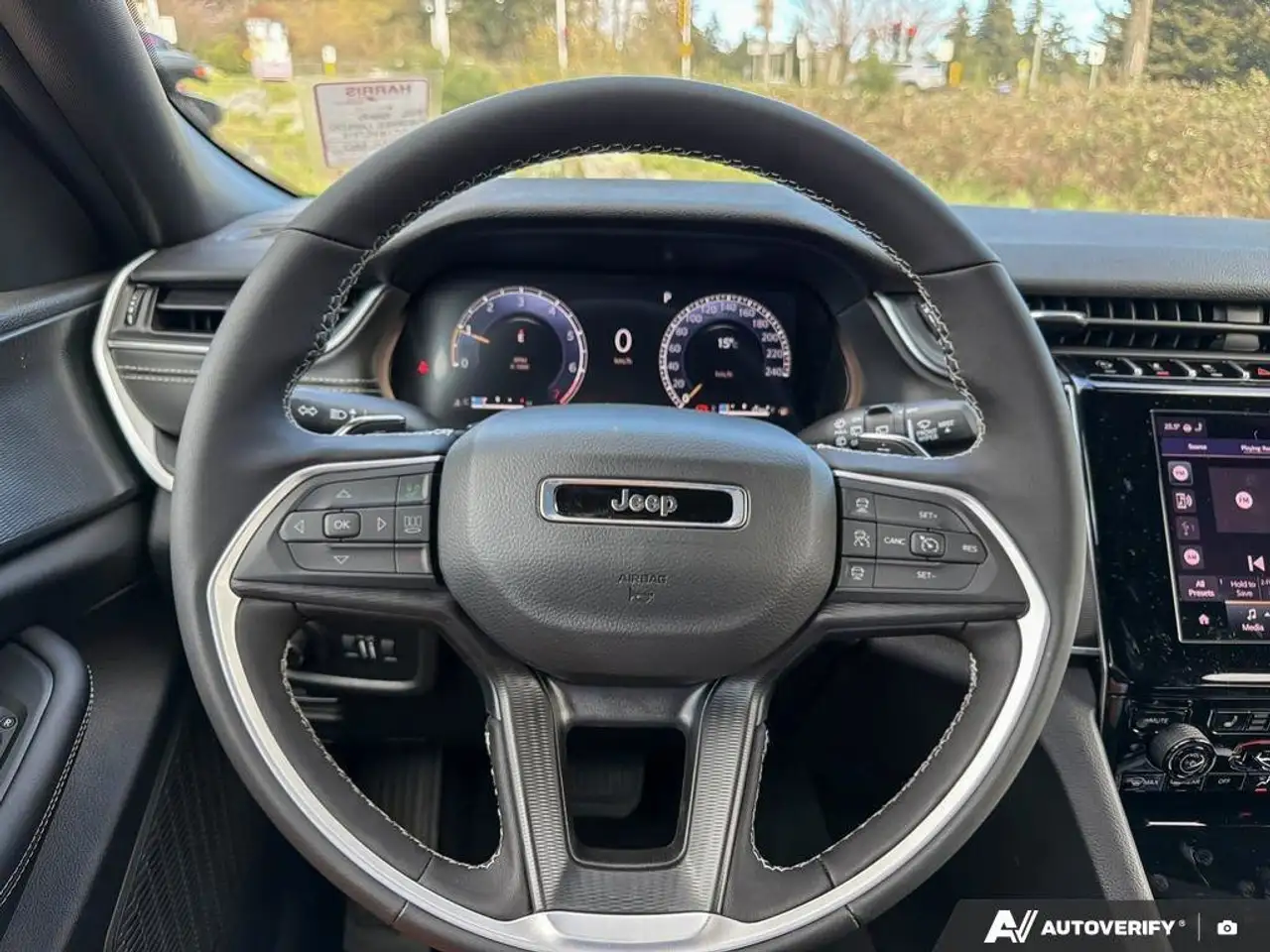 Jeep Grand Cherokee снимка Jeep Grand Cherokee