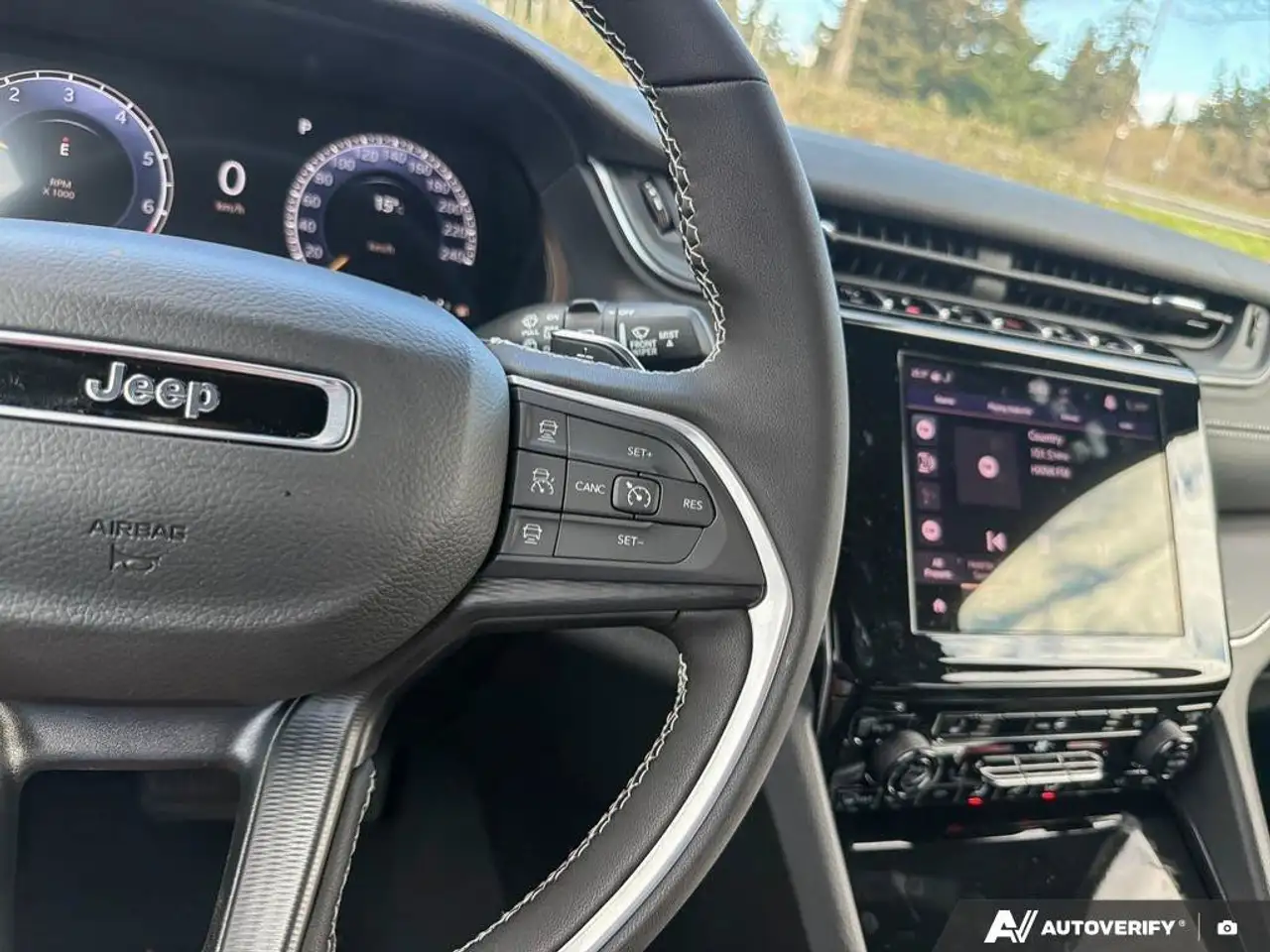 Jeep Grand Cherokee снимка Jeep Grand Cherokee