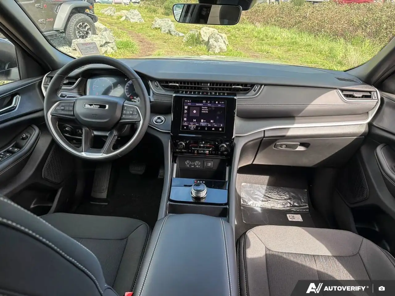 Jeep Grand Cherokee снимка Jeep Grand Cherokee