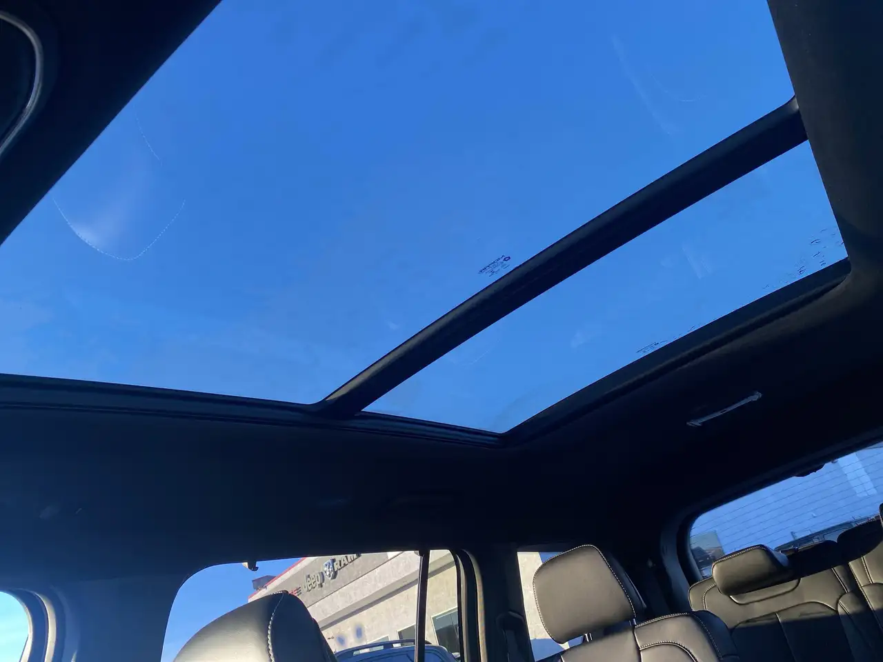 Jeep Grand Cherokee снимка Jeep Grand Cherokee