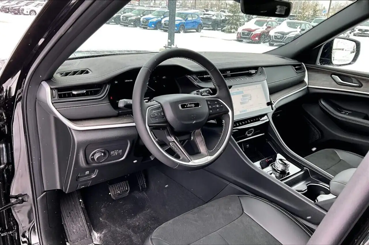 Jeep Grand Cherokee снимка Jeep Grand Cherokee