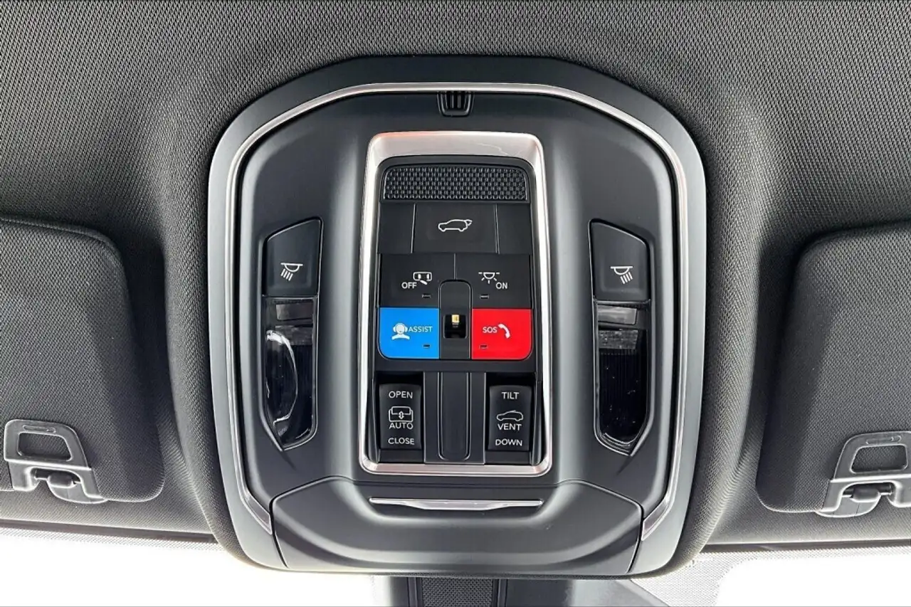 Jeep Grand Cherokee снимка Jeep Grand Cherokee